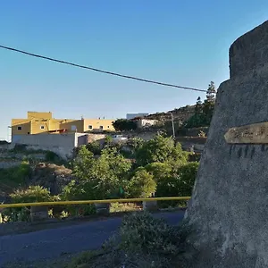 Village. Tony Frias. Landhaus Fasnia